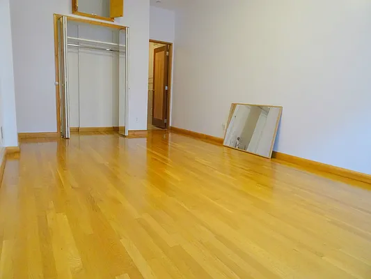 Rented by Keller Williams NYC | media 19