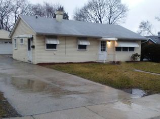 1950 Cherokee Rd, Carpentersville, IL 60110