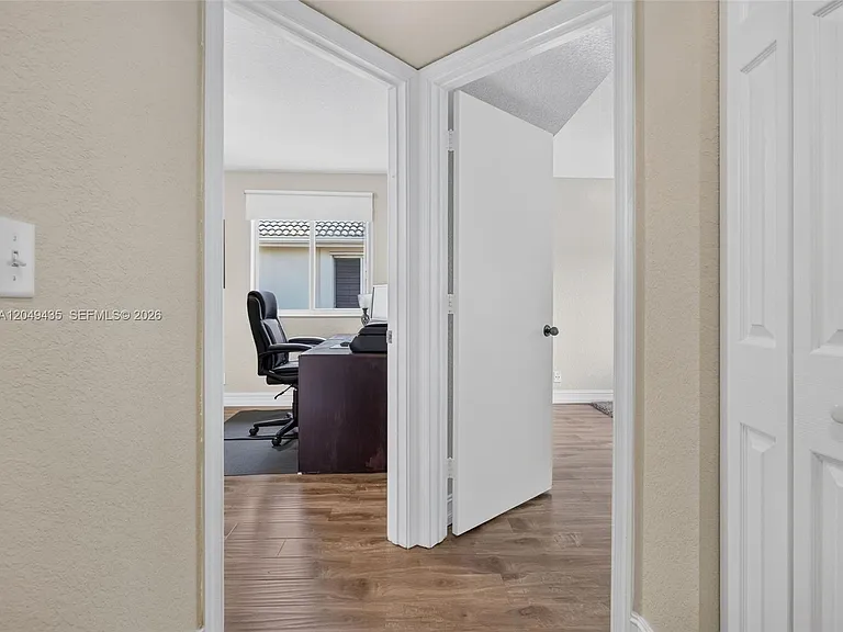 2475 W Cordoba Bnd — Photo 33