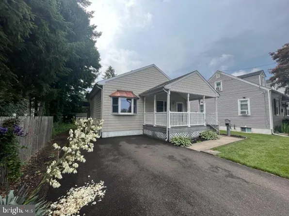 31 Hill Ave, Morrisville, PA 19067