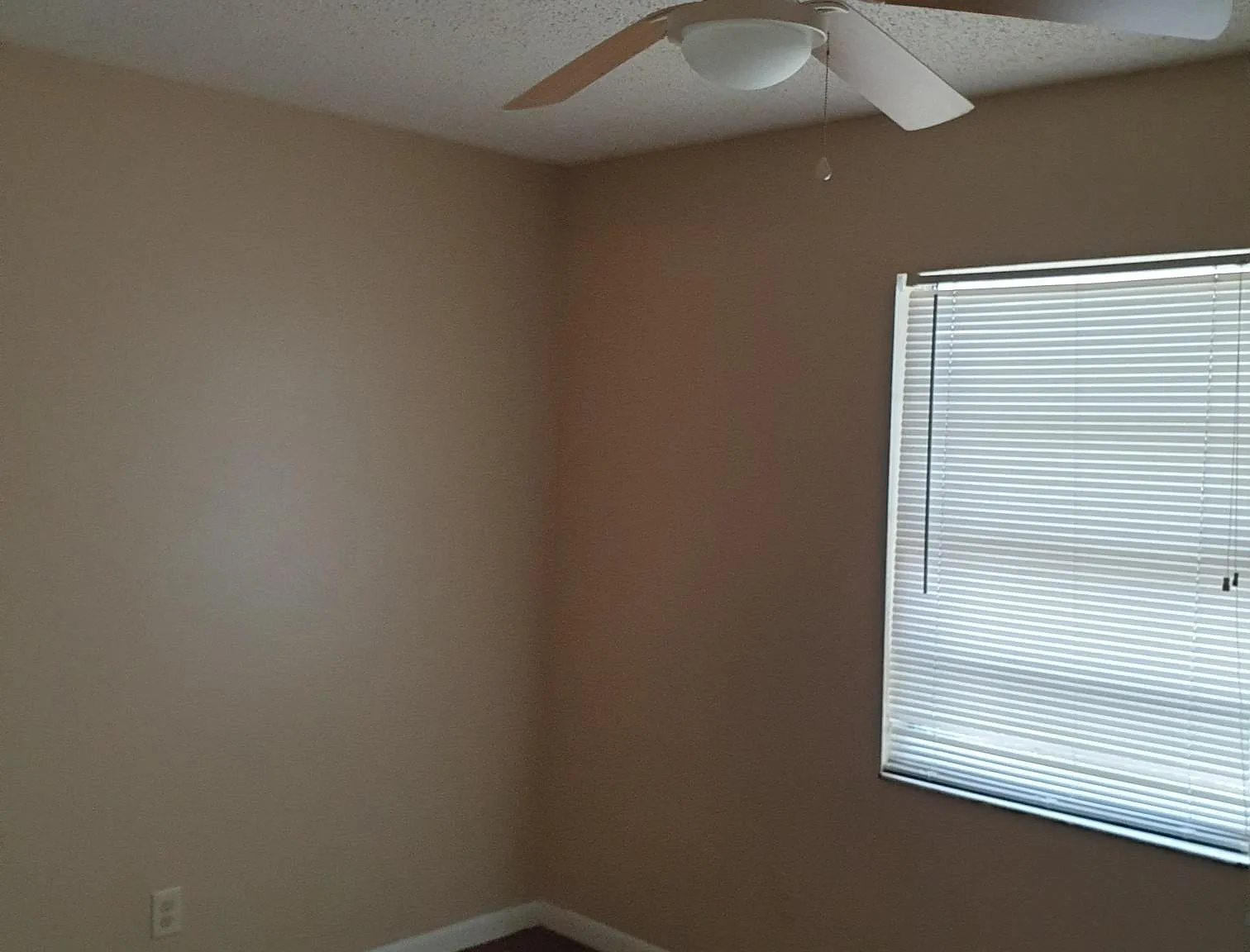 4 bed, 1489 sqft, $2,400 — Photo 4