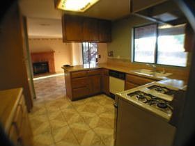 3rd image of 1029 De Lines Dr