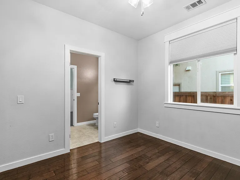 38152 Mulligan Dr — Photo 19