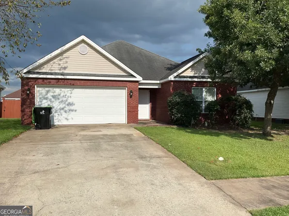 305 Manchester Ln, Byron, GA 31008