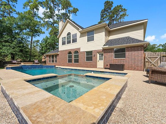 3rd image of 27 S Oriel Oaks Cir
