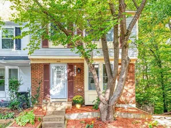 4888 Sugar Maple Ln, Dumfries, VA 22025