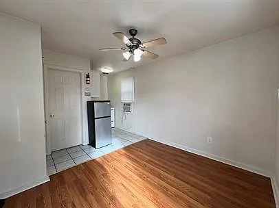 611 E St #9 — Photo 3