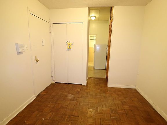 4th image of 304 W 21st St APT 1A