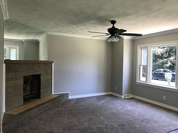 4th image of 3046 Clover Ave