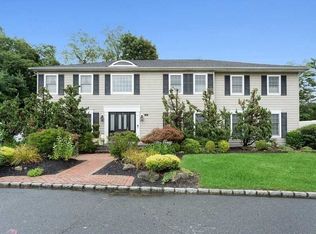 148 E Rockaway Rd, Hewlett, NY 11557