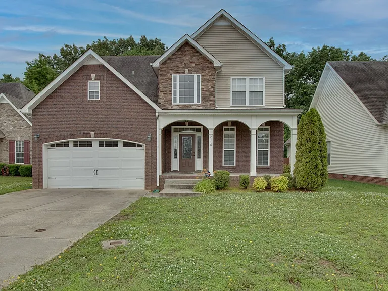 716 Cavalier Dr — Photo 1