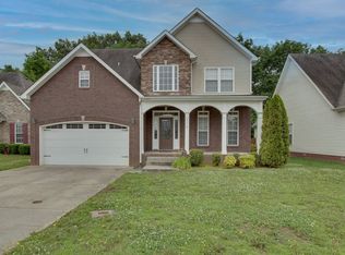 716 Cavalier Dr, Clarksville, TN 37040