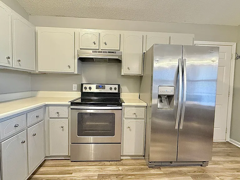 1233 Riyadh Rd — Photo 10