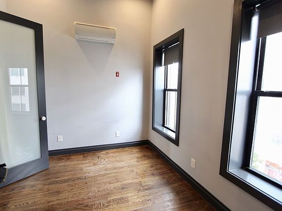5th image of 123 Kent Ave APT 3L