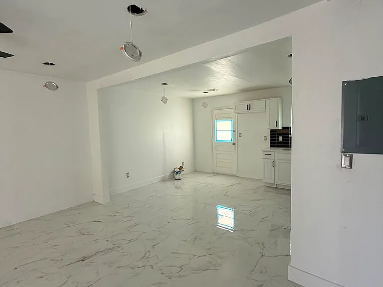 2032 Julie Dr — Photo 3