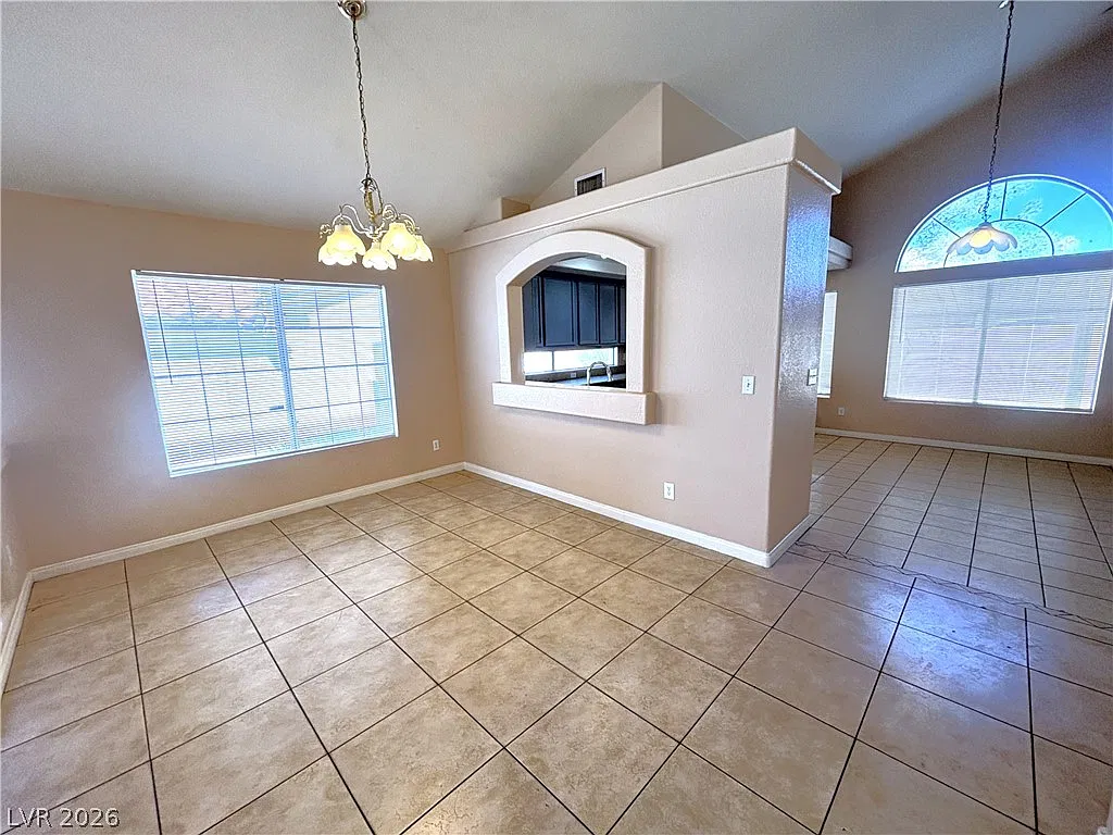 4 bed, 3.0 bath, 2213 sqft, $2,400 — Photo 4