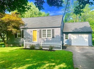 12598 Ward Dr, Chesterland, OH 44026