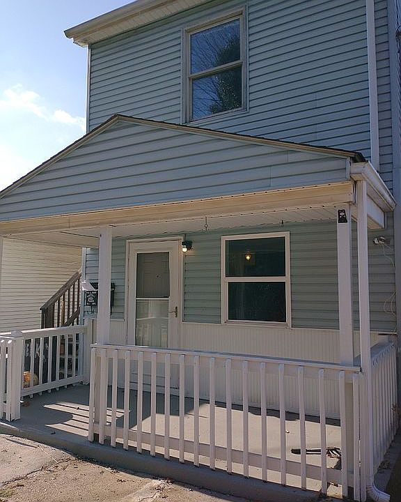 1st image of 1561 Marshall St