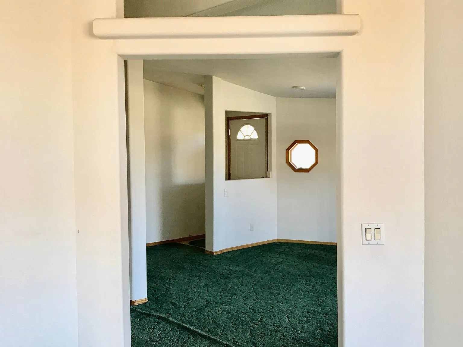 4 bed, 2527 sqft, $4,495 — Photo 4