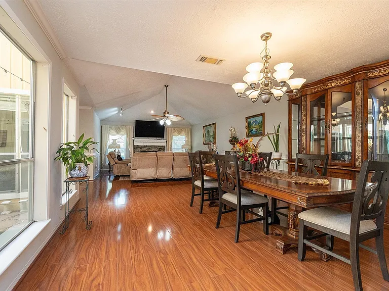 8102 Tall Firs Ln — Photo 11