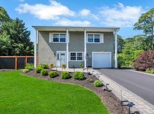 12 Turin St, East Patchogue, NY 11772
