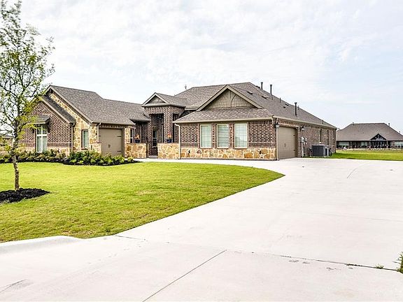 4th image of 2115 Lariat Trl