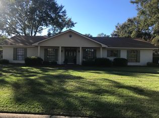113 Greenwood Pl, Hattiesburg, MS 39402