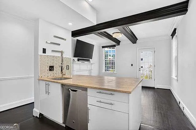 2840 Peachtree Rd NW #408 — Photo 10