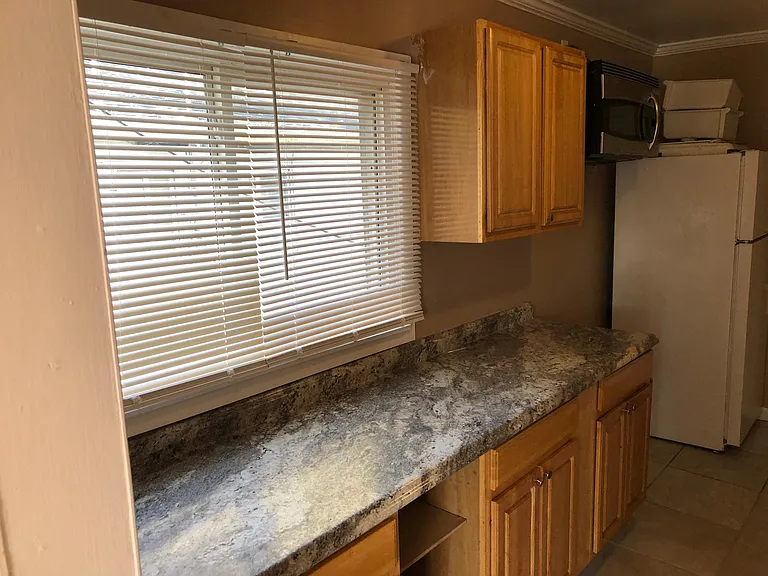 13931 Marshall Ave — Photo 11