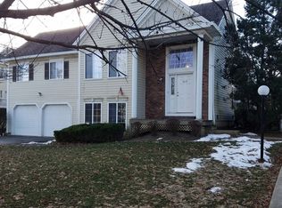 1619 Liberty St #19-1, Hanover Park, IL 60133