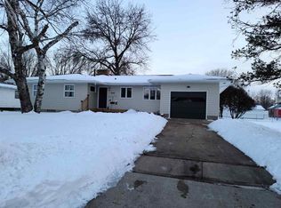 1040 Cottage St, Waterloo, IA 50703
