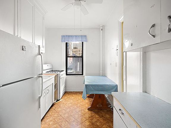 5th image of 315 E 88th St APT 6G