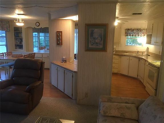 3rd image of 952 Cortina Blvd