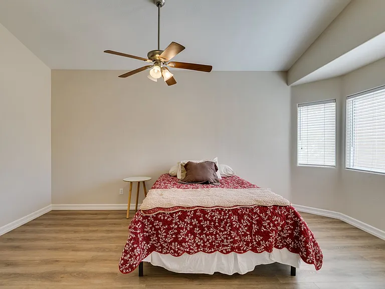 489 First Light St — Photo 31