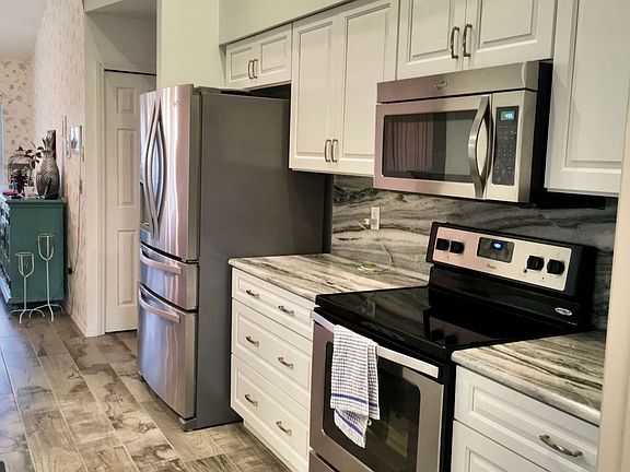 3rd image of 111 Huntley Oaks Blvd