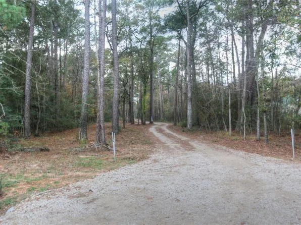 11 Riata Dr, Magnolia, TX 77354