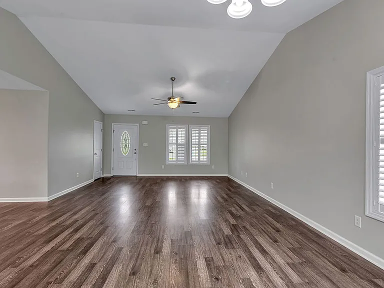 202 Cottage Brook Ct — Photo 4