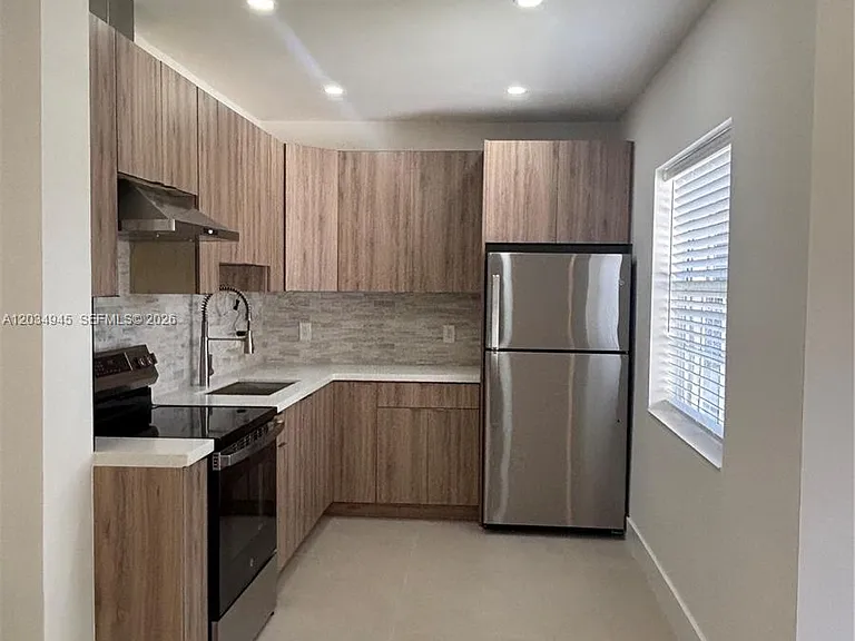 3606 SW 17th St #1 — Photo 6
