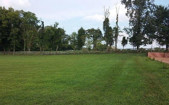 2nd image of Broadmoor Dr