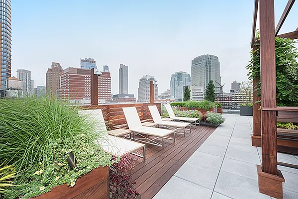 Rented by Bold New York | media 17