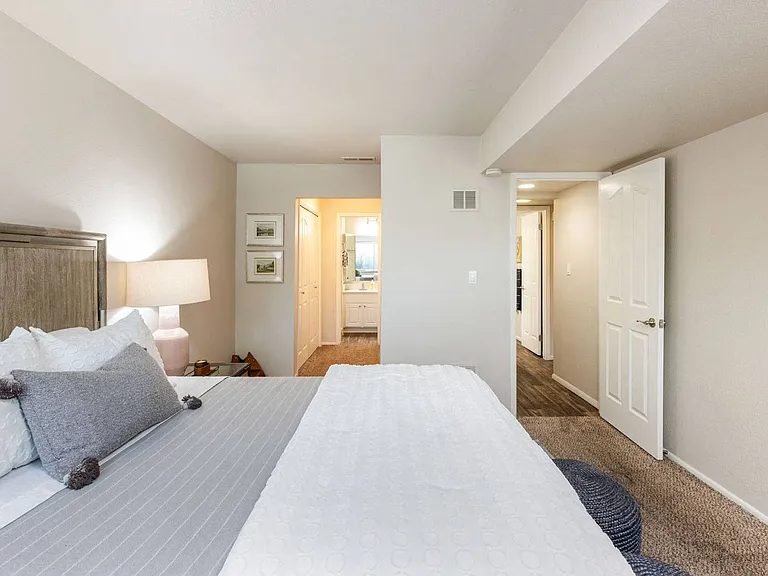 Cobble Creek Apartments — Photo 8