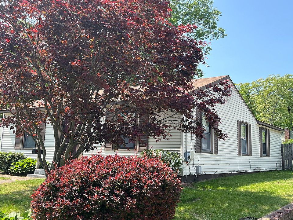 2nd image of 27 Twin Lakes Ave