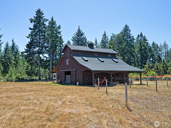 4th image of 2111 W Hanks Lake Road