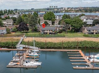 404 N Hayden Bay Dr, Portland, OR 97217