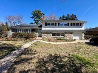 303 Hedgerow Ln, Wyncote, PA 19095
