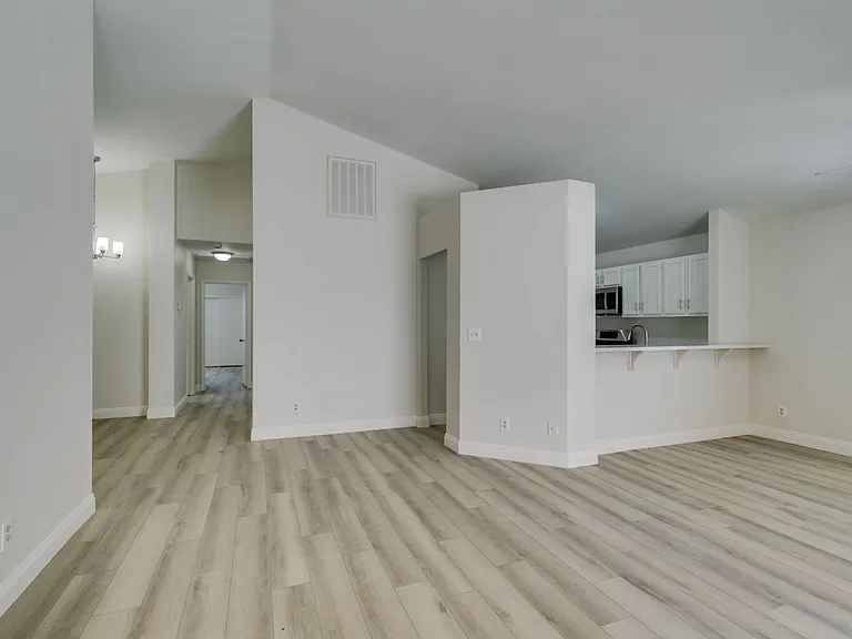 8664 Buttercreek Way — Photo 9