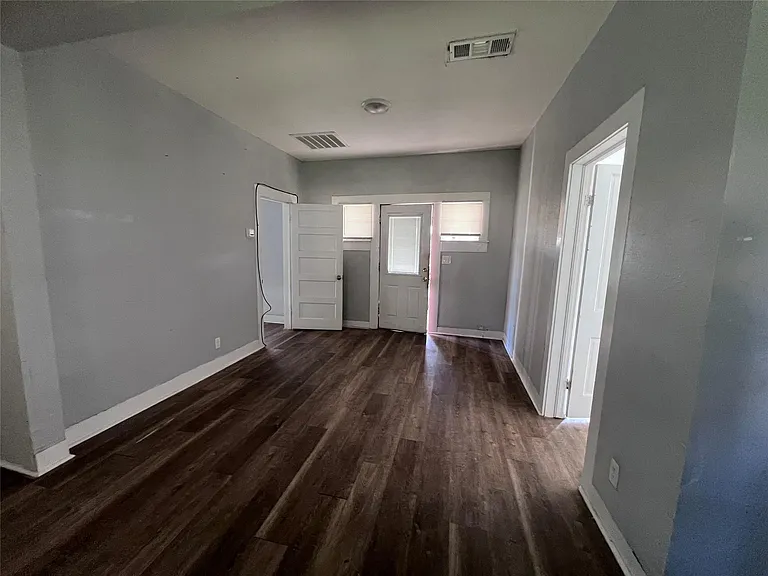 521 W Caney St — Photo 9