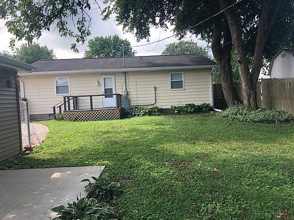 3rd image of 7608 Powell Ave