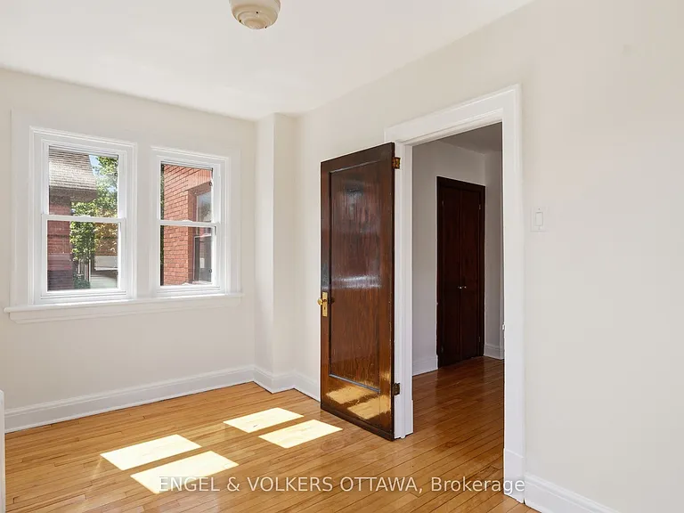 99 Charlotte St #3 — Photo 3