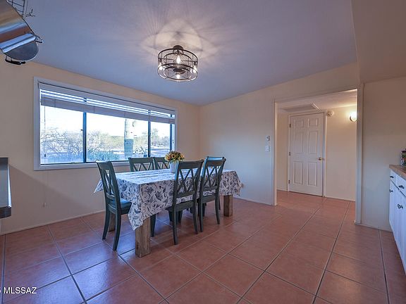 2nd image of 3801 N Tres Lomas Dr